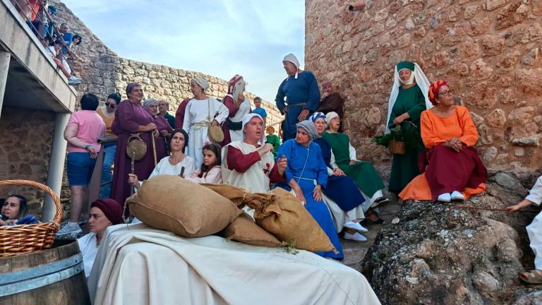 Más de un centenar de vecinos de Hornos recrean la Batalla de “La Traición” Más de un centenar de vecinos de Hornos recrean la Batalla de “La Traición”