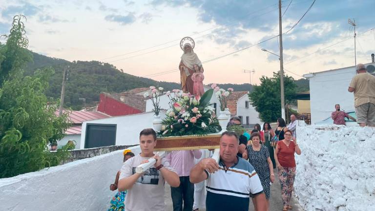 Emociones a flor de piel en el día en Los Yegüerizos en honor de Santa Ana Emociones a flor de piel en el día en Los Yegüerizos en honor de Santa Ana