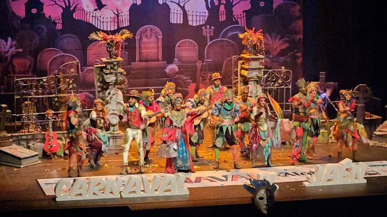 Revive la magia de las comparsas de la final del Carnaval de Jaén Revive la magia de las comparsas de la final del Carnaval de Jaén