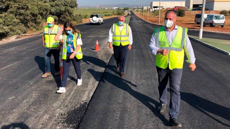 La Junta destina cerca de 101.000 euros en el Polígono Guadiel de Guarromán La Junta destina cerca de 101.000 euros en el Polígono Guadiel de Guarromán