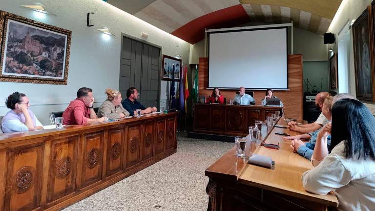 Cazorla reclama a la Junta una “respuesta clara” sobre el centro de salud Cazorla reclama a la Junta una “respuesta clara” sobre el centro de salud