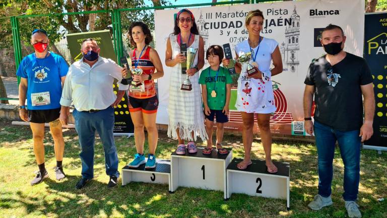 Jaime Gutiérrez y Lola Garrido triunfan en la Maratón en Pista Ciudad de Jaén Jaime Gutiérrez y Lola Garrido triunfan en la Maratón en Pista Ciudad de Jaén
