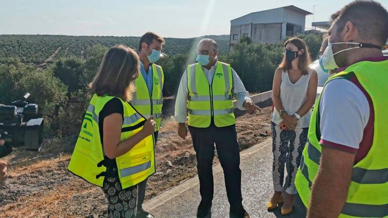 Obras en la A-6101 para mejorar la seguridad en la travesía de Ibros Obras en la A-6101 para mejorar la seguridad en la travesía de Ibros