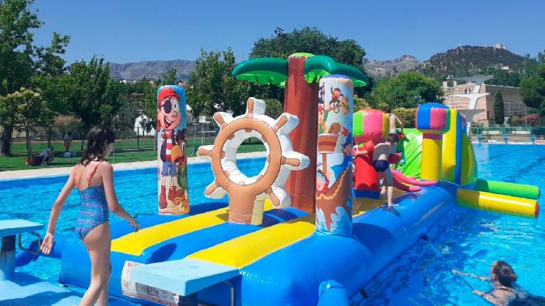 Decenas de niños se divierten en La Salobreja Decenas de niños se divierten en La Salobreja