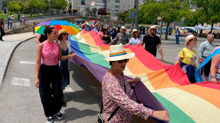 Cientos de personas celebran en Jaén el Día del Orgullo Cientos de personas celebran en Jaén el Día del Orgullo