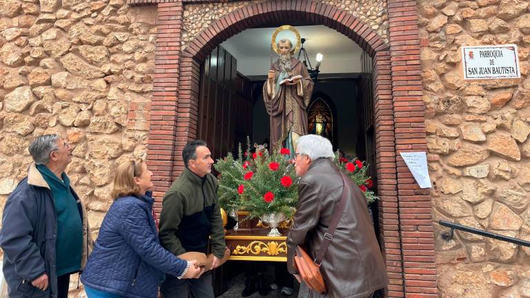 Serranos muestran devoción a San Antón Serranos muestran devoción a San Antón