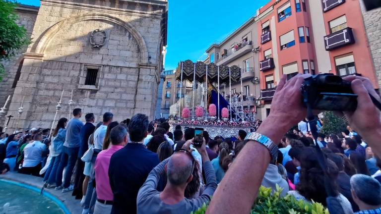 Un barrio, la Alcantarilla, y su Hermandad, en comunión con La Estrella Un barrio, la Alcantarilla, y su Hermandad, en comunión con La Estrella