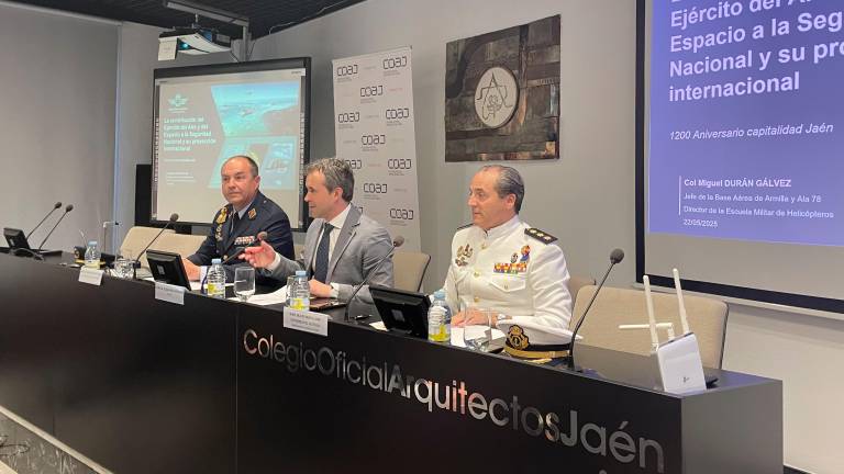 Un tributo de altos vuelos por los 1.200 años de capitalidad de Jaén Un tributo de altos vuelos por los 1.200 años de capitalidad de Jaén