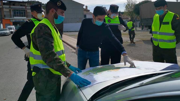 Controles con soldados, policías y guardias civiles