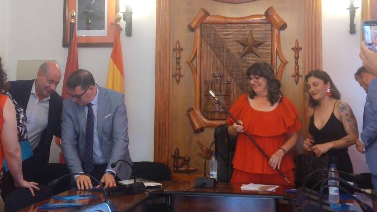La primera sorpresa de la jornada la dio Jódar: Pacto de IU con el PP y el PSOE se quedó sin Alcaldía La primera sorpresa de la jornada la dio Jódar: Pacto de IU con el PP y el PSOE se quedó sin Alcaldía