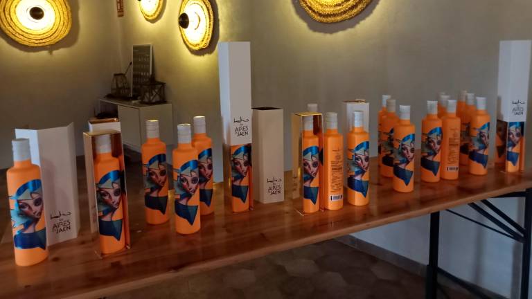 Aires de Jaén presenta la sala inmersiva 3D y el “AOVE by Belin”, su nuevo oro líquido temprano Aires de Jaén presenta la sala inmersiva 3D y el “AOVE by Belin”, su nuevo oro líquido temprano