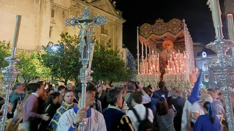 Piedad y luz de la Estrella por las calles de Jaén Piedad y luz de la Estrella por las calles de Jaén