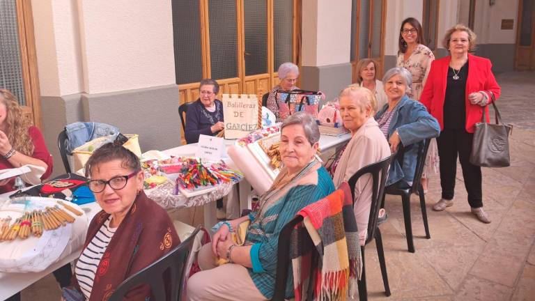 La Diputación de Jaén homenajea a las bolilleras de la provincia La Diputación de Jaén homenajea a las bolilleras de la provincia