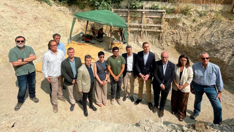 Comienza la exhumación de la fosa 548 del cementerio de San Eufrasio en Jaén Comienza la exhumación de la fosa 548 del cementerio de San Eufrasio en Jaén