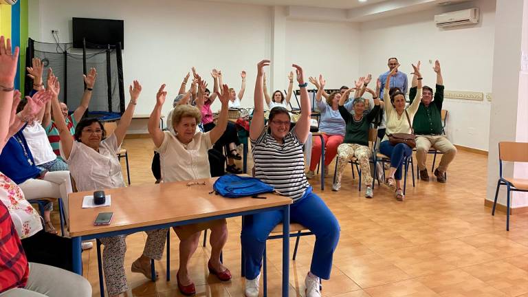 Los alumnos mayores de Lopera, al ritmo de ‘Mi gran noche’ Los alumnos mayores de Lopera, al ritmo de ‘Mi gran noche’