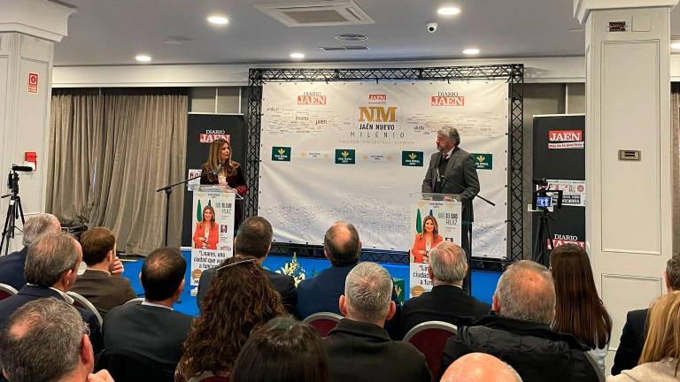 Auxi del Olmo: “Linares vuelve a funcionar gracias a la apuesta de todos por su transformación” Auxi del Olmo: “Linares vuelve a funcionar gracias a la apuesta de todos por su transformación”