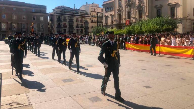 La Guardia Civil honra a la Virgen del Pilar con una inmaculada puesta en escena La Guardia Civil honra a la Virgen del Pilar con una inmaculada puesta en escena
