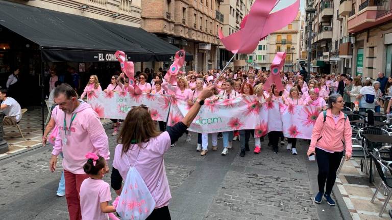 Una marea rosa de esperanza en Jaén por la investigación del cáncer de mama Una marea rosa de esperanza en Jaén por la investigación del cáncer de mama