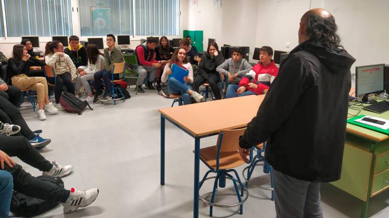 Taller formativo de creación de podcast en el “Fernando III” de Martos Taller formativo de creación de podcast en el “Fernando III” de Martos