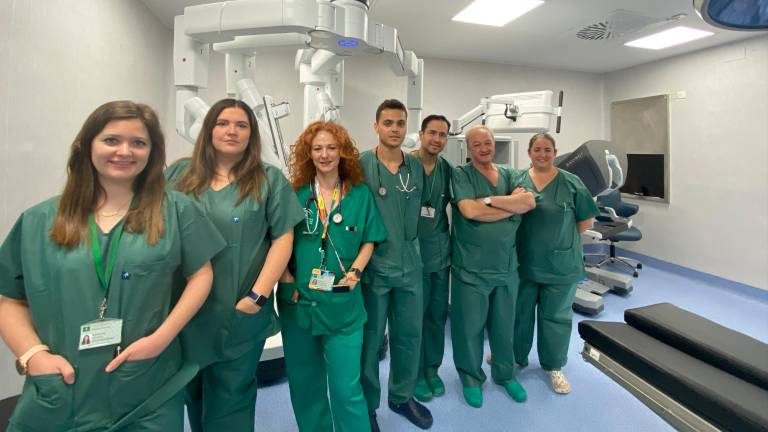 Primera menor extirpada con éxito de colon en Jaén y Andalucía con técnica robótica Primera menor extirpada con éxito de colon en Jaén y Andalucía con técnica robótica