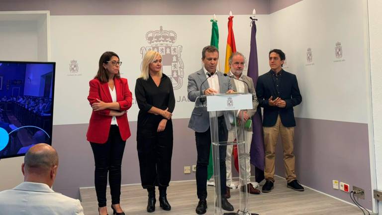 Julio Millán: “El PP deja a los pies de los caballos a sus alcaldes” Julio Millán: “El PP deja a los pies de los caballos a sus alcaldes”
