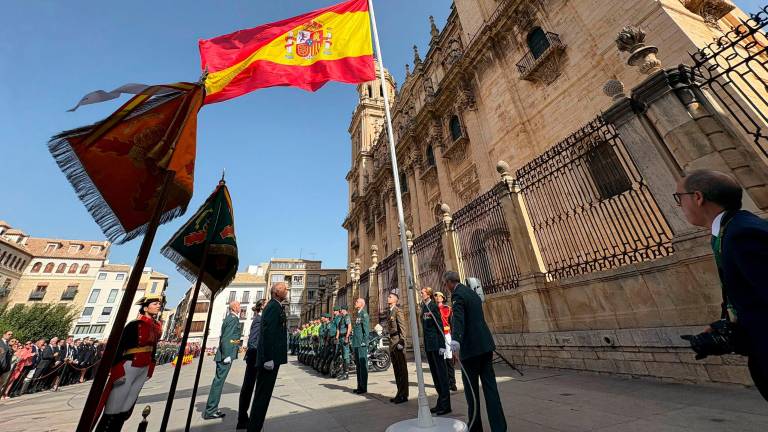 La Plaza de Santa María se viste de verde por la festividad del Pilar La Plaza de Santa María se viste de verde por la festividad del Pilar