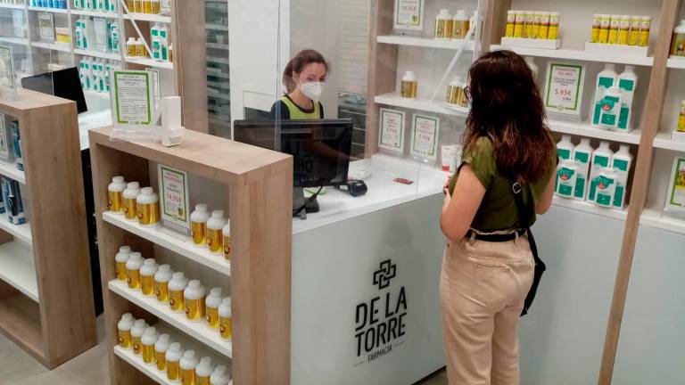 Andalucía repartirá 7,5 millones de mascarillas gratis a mayores Andalucía repartirá 7,5 millones de mascarillas gratis a mayores