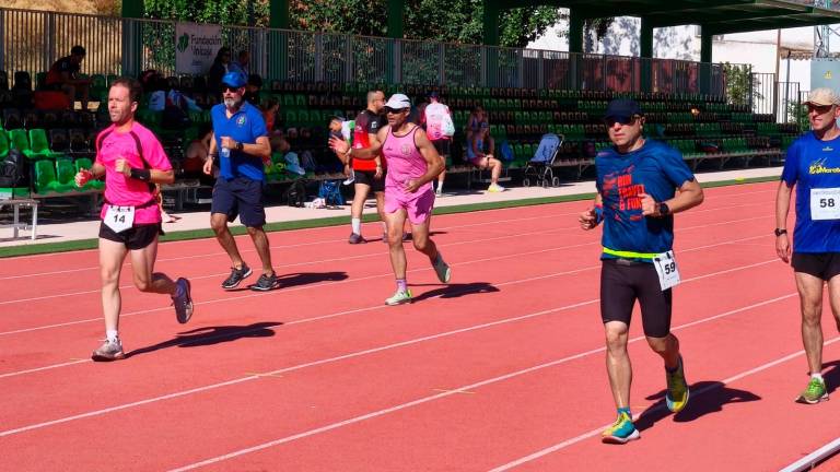 Jaime Gutiérrez y Elena Feligreras se coronan en la maratón solidaria “Ciudad de Jaén” Jaime Gutiérrez y Elena Feligreras se coronan en la maratón solidaria “Ciudad de Jaén”