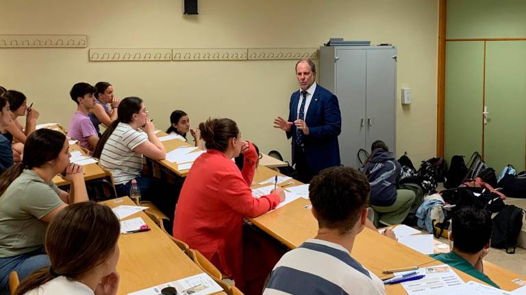 La PAU comienza en Jaén con normalidad entre nervios, estrés e insomnio La PAU comienza en Jaén con normalidad entre nervios, estrés e insomnio