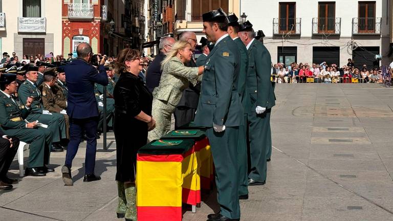 La Plaza de Santa María se viste de verde por la festividad del Pilar La Plaza de Santa María se viste de verde por la festividad del Pilar
