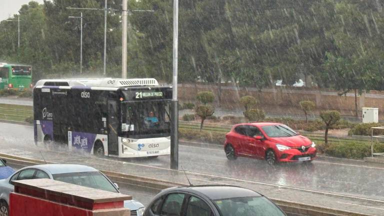 Las fuertes tormentas dejan una media de 12,2 litros en la capital jiennense Las fuertes tormentas dejan una media de 12,2 litros en la capital jiennense
