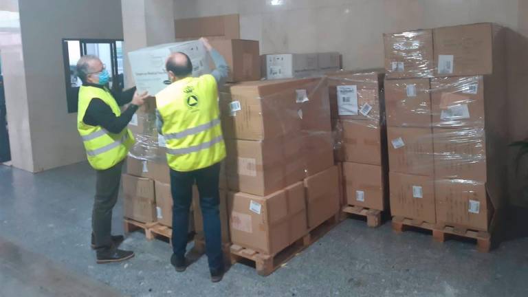 La Subdelegación repartirá 170.000 mascarillas a ayuntamientos y a las ONG La Subdelegación repartirá 170.000 mascarillas a ayuntamientos y a las ONG