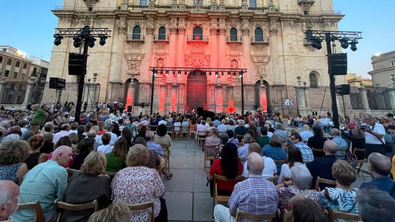 Una noche sinfónica con la Catedral de Jaén como fiel testigo Una noche sinfónica con la Catedral de Jaén como fiel testigo