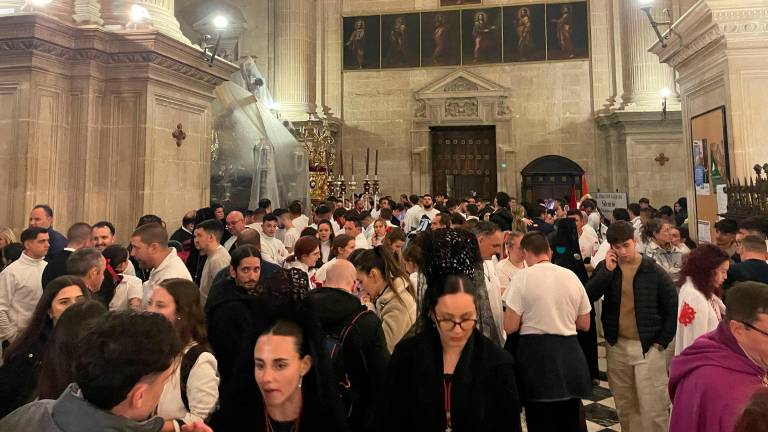 Malestar en el Consejo de Bandas por no haber podido refugiarse de la lluvia en la Catedral Malestar en el Consejo de Bandas por no haber podido refugiarse de la lluvia en la Catedral