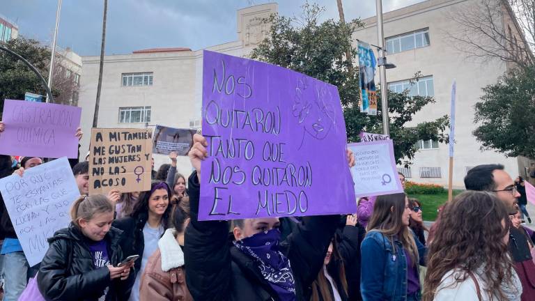 Seis de cada diez consultas al teléfono de la mujer en Jaén son sobre violencia de género Seis de cada diez consultas al teléfono de la mujer en Jaén son sobre violencia de género