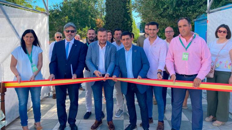Arranca la III Feria Multisectorial en Peal de Becerro con más de 60 empresas participantes Arranca la III Feria Multisectorial en Peal de Becerro con más de 60 empresas participantes