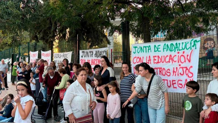 Peal de Becerro continúa con las reivindicaciones por el CEIP Antonio Machado Peal de Becerro continúa con las reivindicaciones por el CEIP Antonio Machado