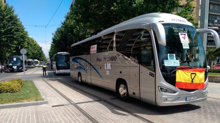 Bocinas que reclaman a gritos un salvavidas para los transportistas Bocinas que reclaman a gritos un salvavidas para los transportistas