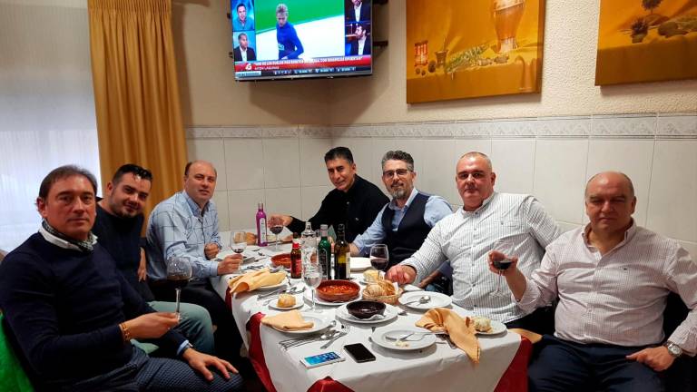 Comida navideña de la logia del “basket” Comida navideña de la logia del “basket”