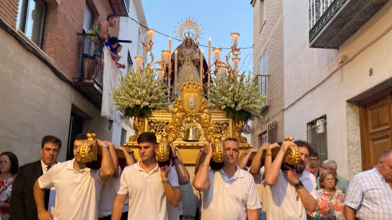 Noche de devoción para venerar a la Virgen de las Nieves Noche de devoción para venerar a la Virgen de las Nieves