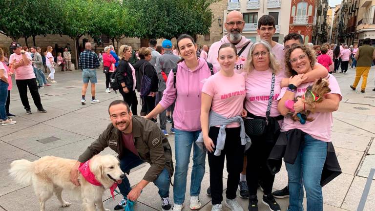 Una marea rosa de esperanza en Jaén por la investigación del cáncer de mama Una marea rosa de esperanza en Jaén por la investigación del cáncer de mama