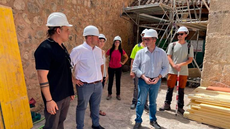 Las obras en el Castillo de Cazorla buscan “dinamizar las visitas e impulsar el turismo” Las obras en el Castillo de Cazorla buscan “dinamizar las visitas e impulsar el turismo”