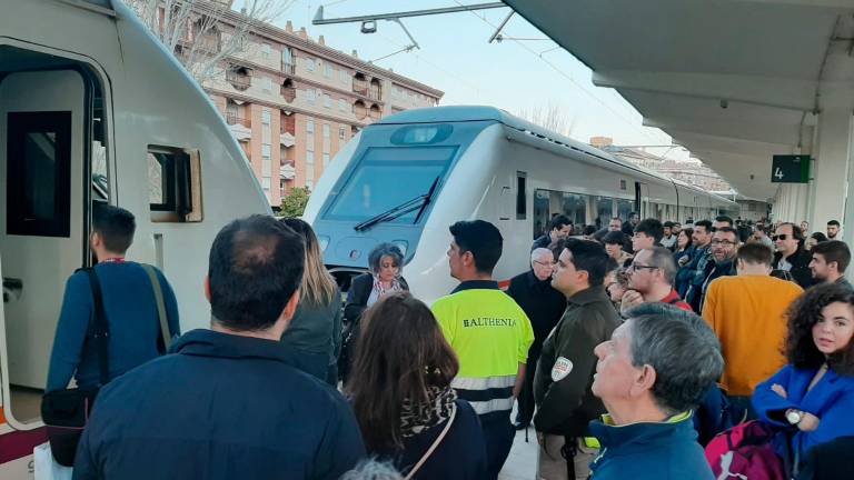 Retrasos y caos organizativo en la estación de Renfe Retrasos y caos organizativo en la estación de Renfe