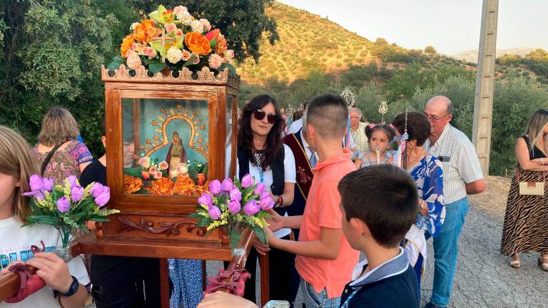 Una jornada repleta de fervor por la Virgen de la Cabeza en Hoyo Piedra Una jornada repleta de fervor por la Virgen de la Cabeza en Hoyo Piedra