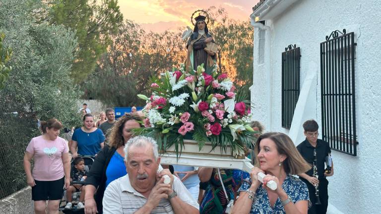 Los fieles acuden a El Tamaral por Santa Teresa Los fieles acuden a El Tamaral por Santa Teresa