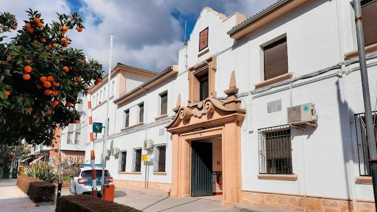 Un guardia civil evita la muerte por atragantamiento de una mujer en Alcalá la Real Un guardia civil evita la muerte por atragantamiento de una mujer en Alcalá la Real