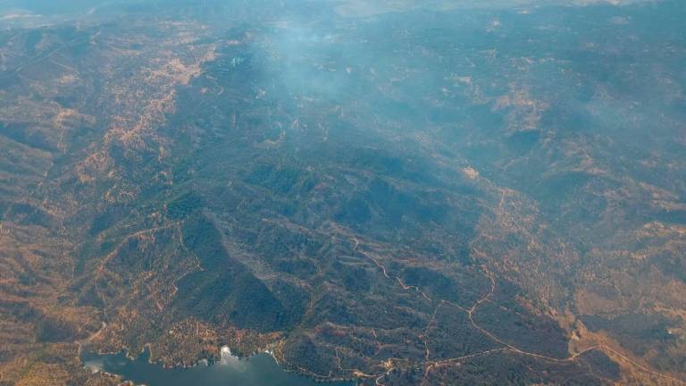 Estabilizado el incendio en Andújar: los vecinos evacuados ya pueden volver a casa Estabilizado el incendio en Andújar: los vecinos evacuados ya pueden volver a casa