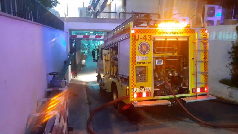 Asistidas siete personas tras el incendio de una vivienda en Jerez de la Frontera Asistidas siete personas tras el incendio de una vivienda en Jerez de la Frontera