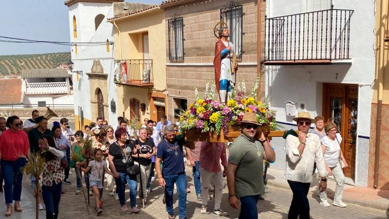 San Isidro bendice a su paso por Navas de San Juan San Isidro bendice a su paso por Navas de San Juan