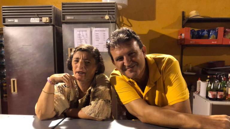 EN LA VEGA ESTÁN DE FIESTA EN LA VEGA ESTÁN DE FIESTA